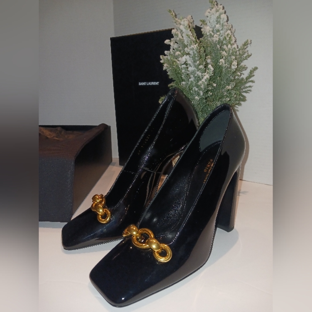 NWT Saint Laurent - Vernice Grupy Black Patent Leather Pumps